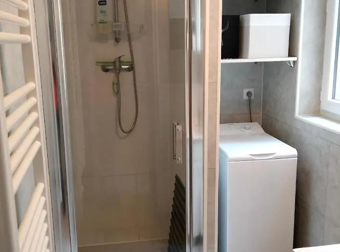 Hotel Maison Marie Curie *